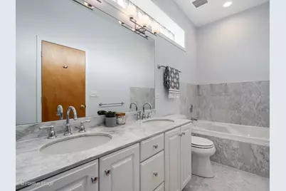 816 W Oakdale Avenue #3, Chicago, IL 60657 - Photo 19