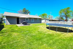 409 S Pleasant Ave, Centralia, IL 62801 - Photo 25