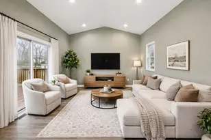 402 Lily Ln, Lakemoor, IL 60051 - Photo 11