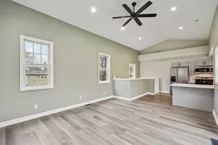 402 Lily Ln, Lakemoor, IL 60051 - Photo 13