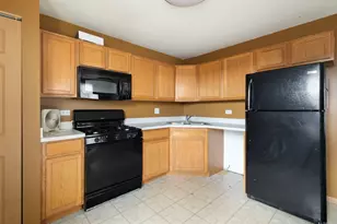 69 S Orchard Dr, Park Forest, IL 60466 - Photo 3