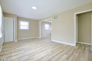 107 Georgine St, Crystal Lake, IL 60014 - Photo 5