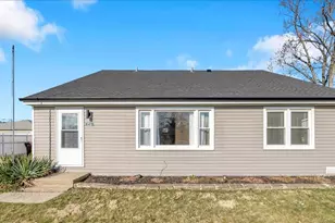 8738 Newland Ave, Oak Lawn, IL 60453 - Photo 3