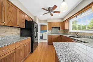 8217 Pine Bluff Ct, Darien, IL 60561 - Photo 15