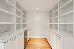 180 E Pearson St, Chicago, IL 60611 - Photo 11