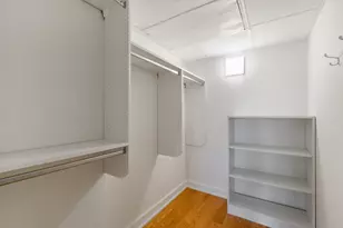 180 E Pearson St, Chicago, IL 60611 - Photo 23