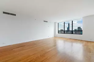 180 E Pearson St, Chicago, IL 60611 - Photo 3