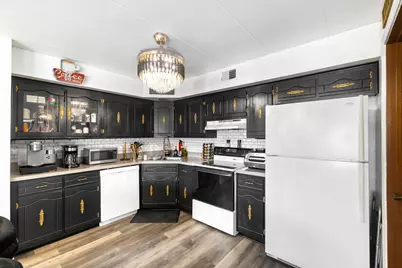 9051 S Roberts Road #211, Hickory Hills, IL 60457 - Photo 7