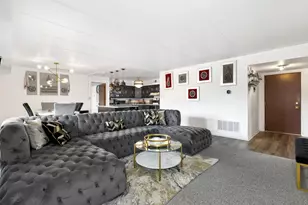 9051 S Roberts Rd, Hickory Hills, IL 60457 - Photo 3