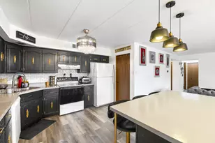 9051 S Roberts Rd, Hickory Hills, IL 60457 - Photo 9