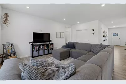 8515 Rosehall Drive, Joliet, IL 60431 - Photo 7