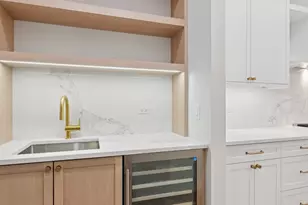 3920 N Bell Ave, Chicago, IL 60618 - Photo 9