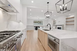 3920 N Bell Ave, Chicago, IL 60618 - Photo 11