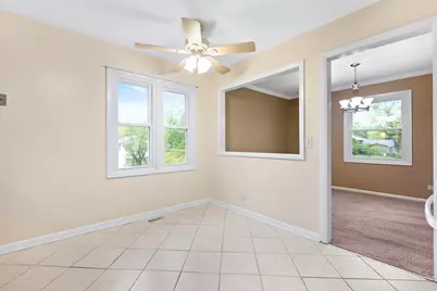 23W063 Blenheim Court, Glen Ellyn, IL 60137 - Photo 3