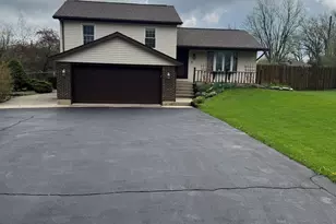 25225 N Virginia Ave N, Lake Zurich, IL 60047 - Photo 3