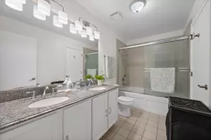 4534 S Woodlawn Ave, Chicago, IL 60653 - Photo 13