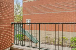 4534 S Woodlawn Ave, Chicago, IL 60653 - Photo 5