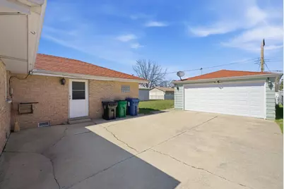 7824 W 74th Street, Bridgeview, IL 60455 - Photo 5