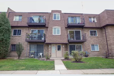 9422 Bay Colony Drive #2W, Des Plaines, IL 60016 - Photo 1