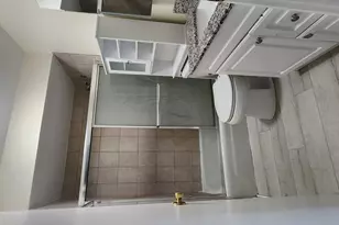 9422 Bay Colony Dr, Des Plaines, IL 60016 - Photo 7