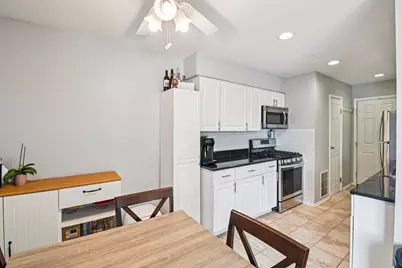 8338 Portsmouth Drive #B, Darien, IL 60561 - Photo 9