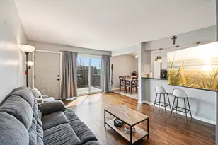 8338 Portsmouth Dr, Darien, IL 60561 - Photo 5