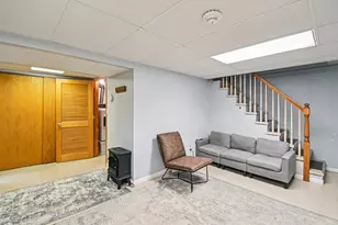 8338 Portsmouth Dr, Darien, IL 60561 - Photo 25