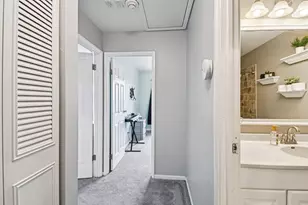 8338 Portsmouth Dr, Darien, IL 60561 - Photo 21