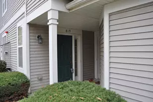 819 Genesee Dr, Naperville, IL 60563 - Photo 3