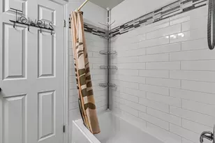 5159 N East River Rd, Chicago, IL 60656 - Photo 9