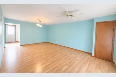 76 S 3160 Road W, Kankakee, IL 60901 - Photo 5