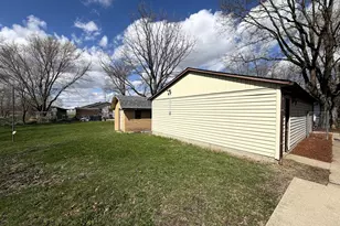 76 S 3160 Road W, Kankakee, IL 60901 - Photo 13