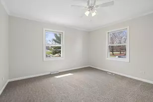 2504 N Boulevard View Ave, Waukegan, IL 60087 - Photo 7