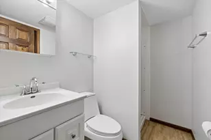 2504 N Boulevard View Ave, Waukegan, IL 60087 - Photo 11