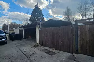 10955 S Mackinaw Ave, Chicago, IL 60617 - Photo 15