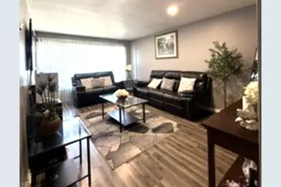 10955 S Mackinaw Avenue, Chicago, IL 60617 - Photo 3