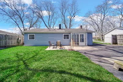 327 N Pershing Avenue, Mundelein, IL 60060 - Photo 21