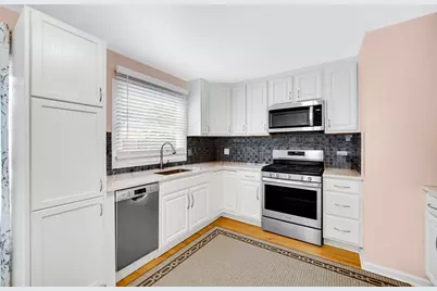 327 N Pershing Avenue, Mundelein, IL 60060 - Photo 9