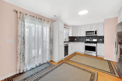 327 N Pershing Avenue, Mundelein, IL 60060 - Photo 7