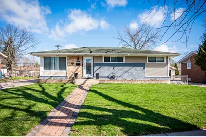 340 E Drake Avenue, Addison, IL 60101 - Photo 1