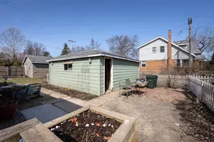 8424 Greenview Ave, Brookfield, IL 60513 - Photo 13