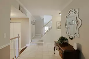 229 Tudor Ln, Schaumburg, IL 60193 - Photo 9