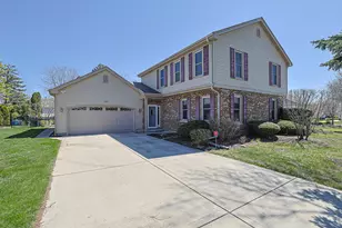 229 Tudor Ln, Schaumburg, IL 60193 - Photo 1