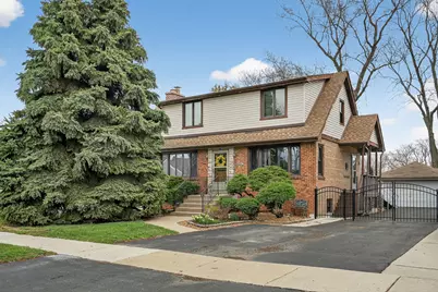 8021 S Lavergne Avenue, Burbank, IL 60459 - Photo 1