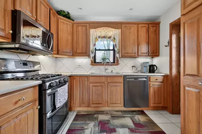 8021 S Lavergne Avenue, Burbank, IL 60459 - Photo 3