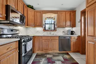 8021 S Lavergne Ave, Burbank, IL 60459 - Photo 3