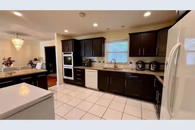539 E 169th Street, South Holland, IL 60473 - Photo 7