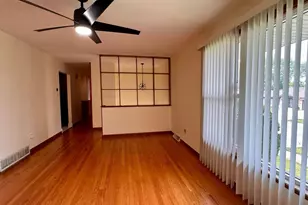 539 E 169th St, South Holland, IL 60473 - Photo 11