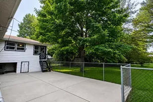 539 E 169th St, South Holland, IL 60473 - Photo 21