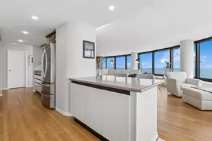 155 N Harbor Dr, Chicago, IL 60601 - Photo 13